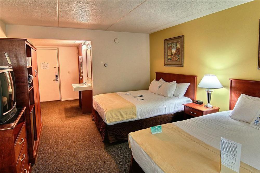 Best Western Plus Traverse City Oda fotoğraf
